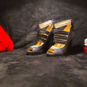 Black/Navy Heels Size 9